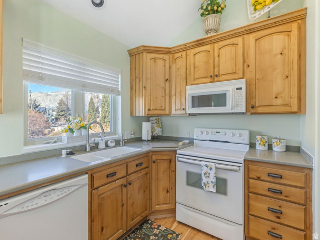 Image 38 of property listing at 861 N 1100 E, Pleasant Grove, UT 84062