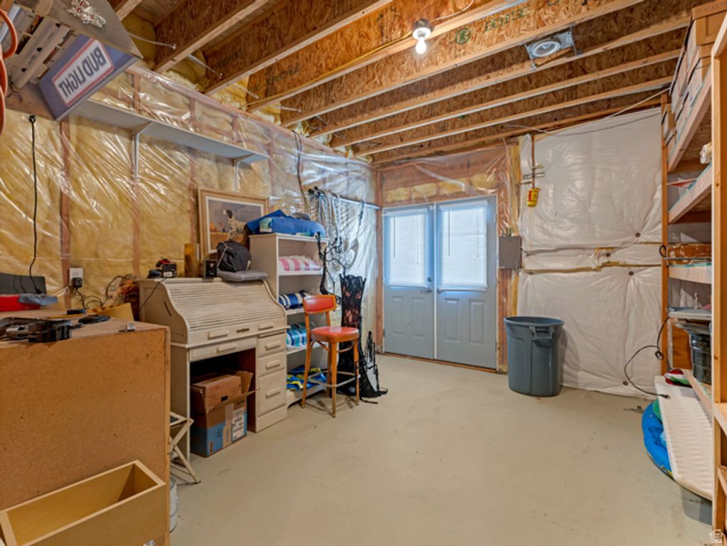 Image 47 of property listing at 861 N 1100 E, Pleasant Grove, UT 84062