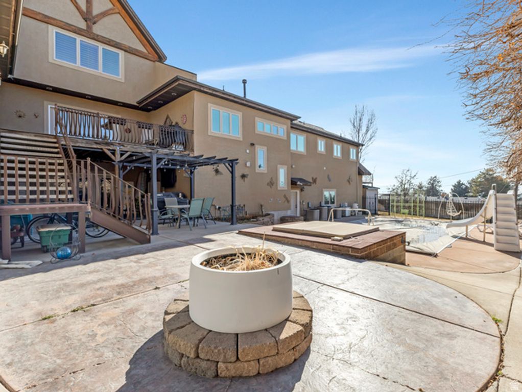 Image 64 of property listing at 861 N 1100 E, Pleasant Grove, UT 84062