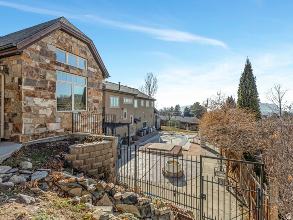 Image 65 of property listing at 861 N 1100 E, Pleasant Grove, UT 84062