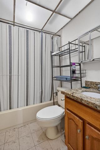 9678 Fontainebleau Blvd 411, Miami, FL 33172