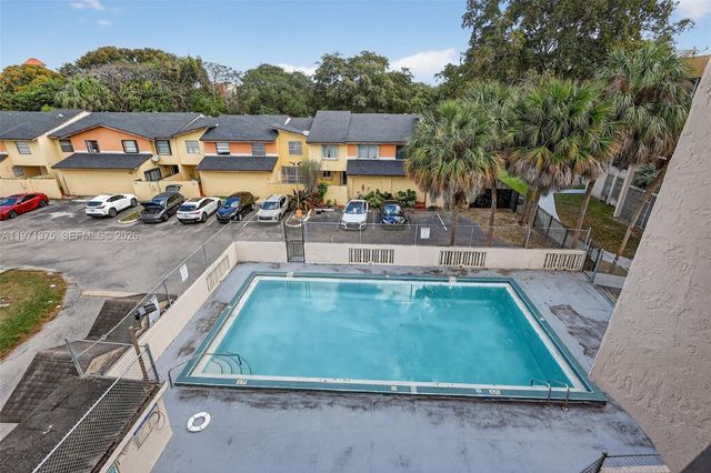 9678 Fontainebleau Blvd 411, Miami, FL 33172