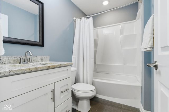 9733 Windy Lane 100, Fishers, IN 46037