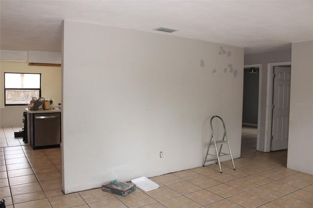 8120 7TH STREET N, St Petersburg, FL 33702