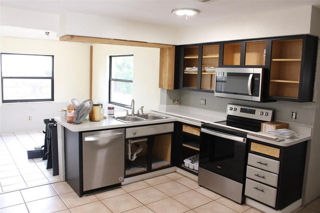 8120 7TH STREET N, St Petersburg, FL 33702