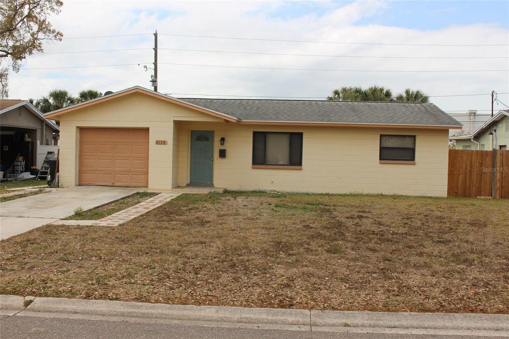 8120 7TH STREET N, St Petersburg, FL 33702