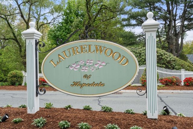 6 Laurelwood Dr 6, Hopedale, MA 01747
