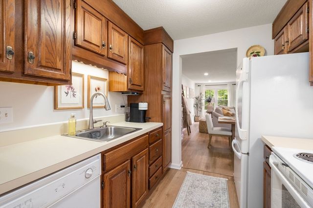 6 Laurelwood Dr 6, Hopedale, MA 01747