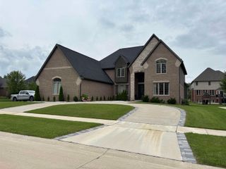 55667 Lochmoor Drive, Shelby Twp, MI 48316