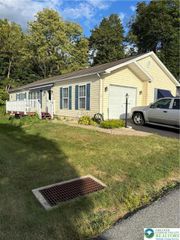 21 Abbey Road, Forks Twp, PA 18040