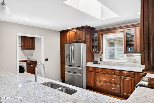 657 Lakeview Drive, Crossville, TN 38558
