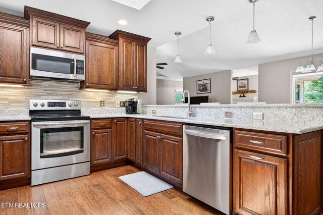 657 Lakeview Drive, Crossville, TN 38558