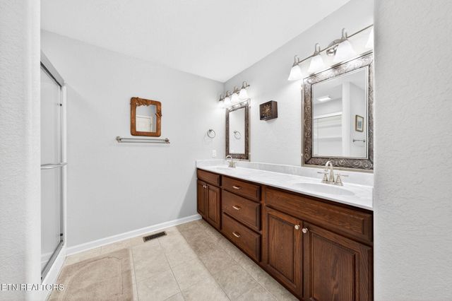 657 Lakeview Drive, Crossville, TN 38558