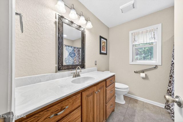657 Lakeview Drive, Crossville, TN 38558