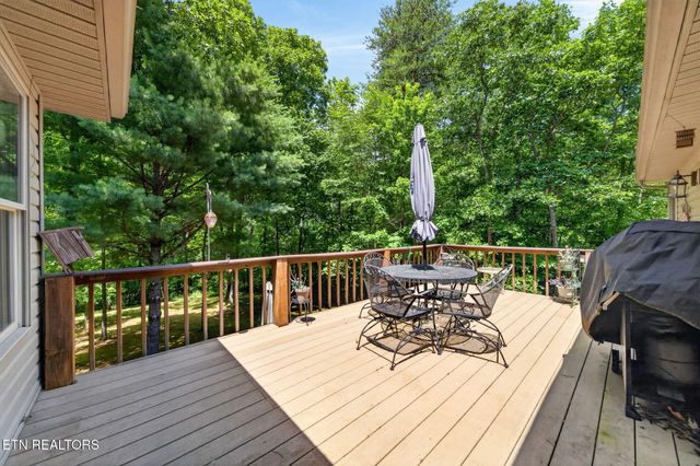 657 Lakeview Drive, Crossville, TN 38558