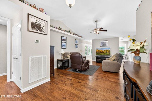 657 Lakeview Drive, Crossville, TN 38558