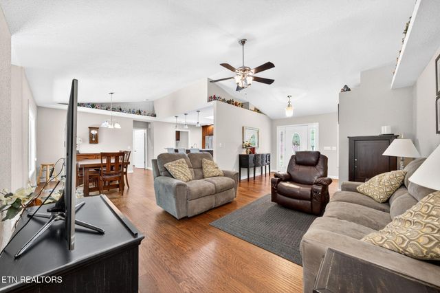 657 Lakeview Drive, Crossville, TN 38558