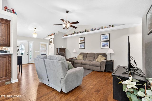 657 Lakeview Drive, Crossville, TN 38558
