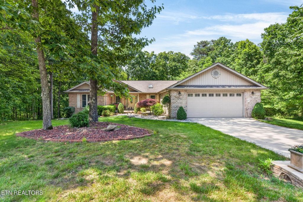 657 Lakeview Drive, Crossville, TN 38558