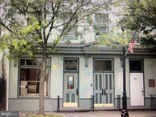 406 High St Apt 2, Burlington, NJ 08016