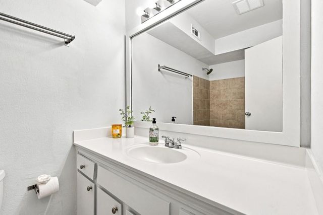 395 Pharr Road NE 208, Atlanta, GA 30305