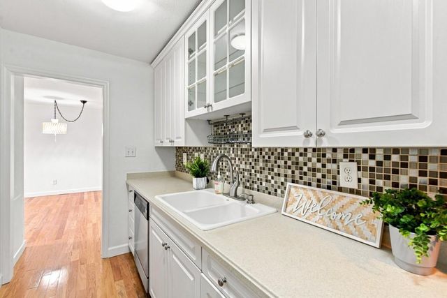 395 Pharr Road NE 208, Atlanta, GA 30305