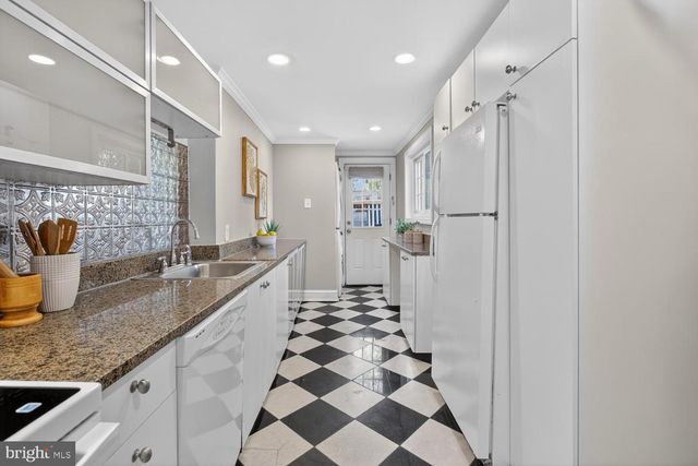 1317 POTOMAC AVE SE, Washington, DC 20003