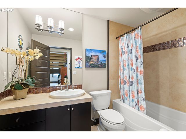 8008 Se EVERGREEN Hwy, Vancouver, WA 98664