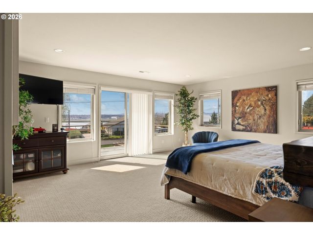 8008 Se EVERGREEN Hwy, Vancouver, WA 98664