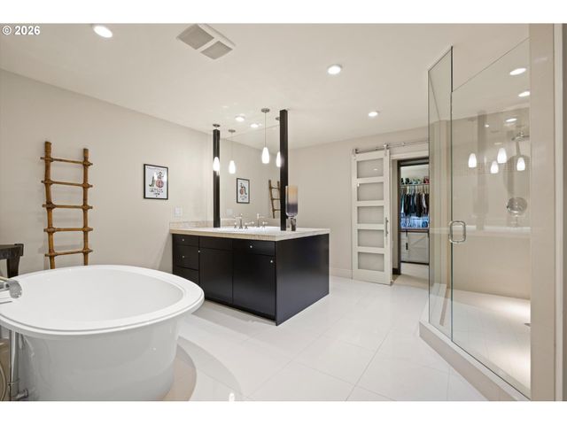 8008 Se EVERGREEN Hwy, Vancouver, WA 98664