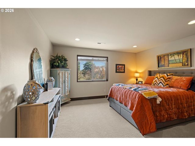 8008 Se EVERGREEN Hwy, Vancouver, WA 98664