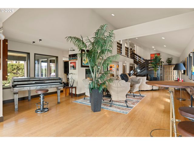 8008 Se EVERGREEN Hwy, Vancouver, WA 98664