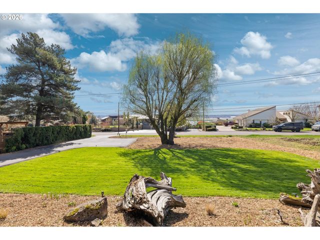 8008 Se EVERGREEN Hwy, Vancouver, WA 98664