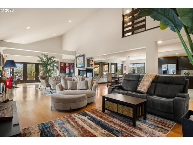 8008 Se EVERGREEN Hwy, Vancouver, WA 98664