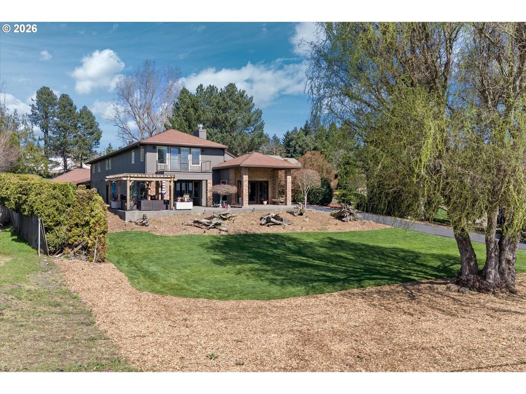 8008 Se EVERGREEN Hwy, Vancouver, WA 98664