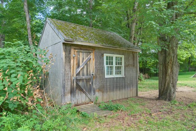 11 Highland Avenue, Antrim, NH 03440