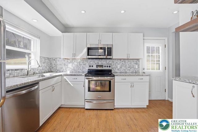 15 Flagler Street, Williams Twp, PA 18042