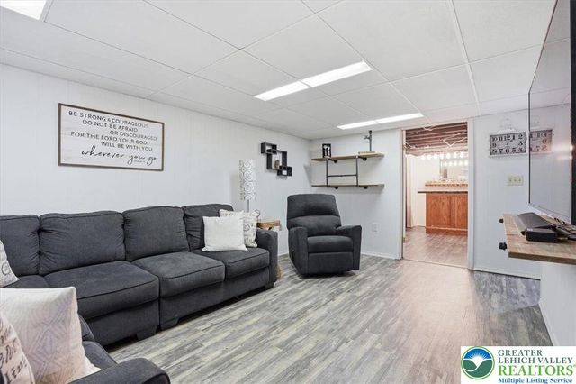 15 Flagler Street, Williams Twp, PA 18042