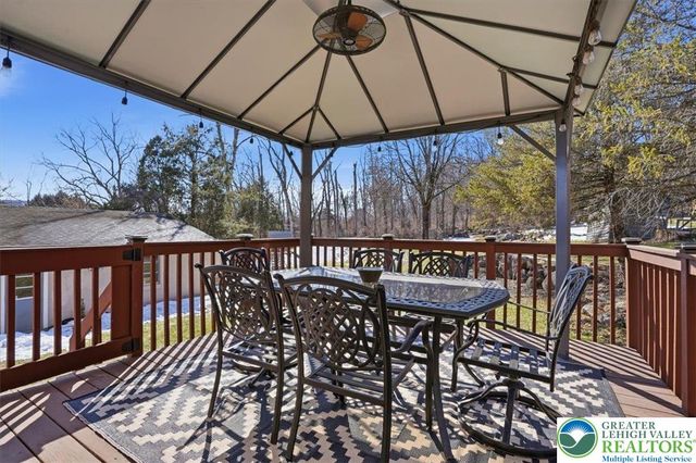 15 Flagler Street, Williams Twp, PA 18042