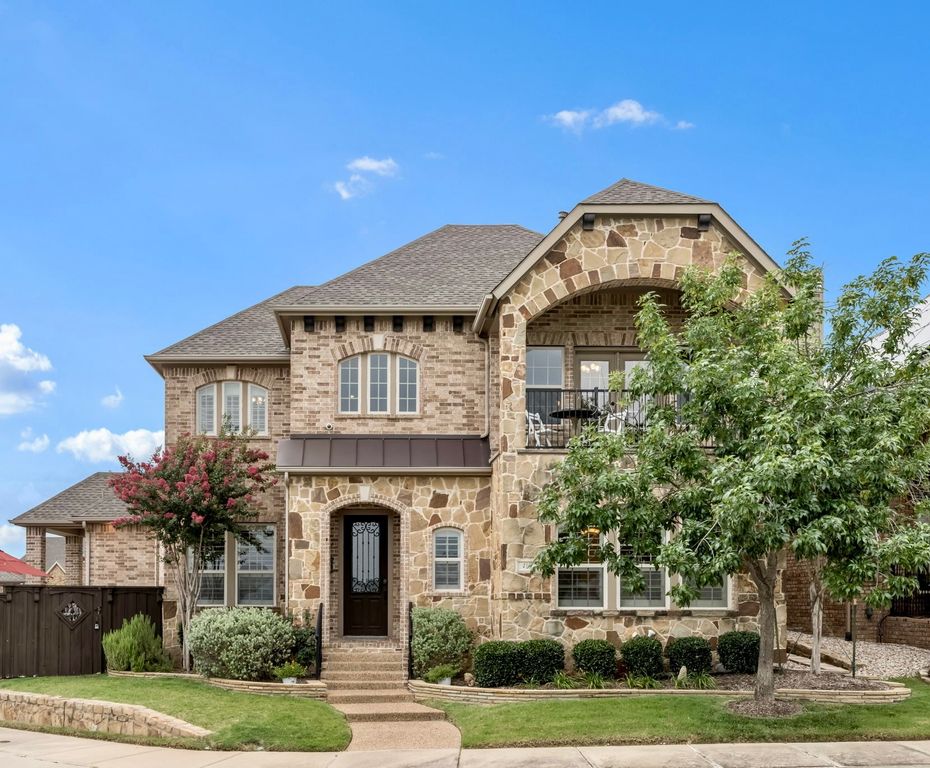 416 Grail Castle Drive, Lewisville, TX 75056