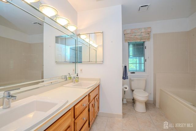 1 Rutland Lane F, Monroe, NJ 08831