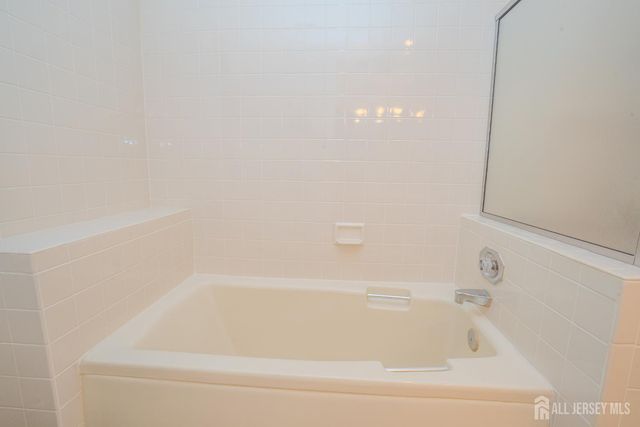 1 Rutland Lane F, Monroe, NJ 08831