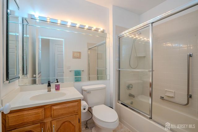 1 Rutland Lane F, Monroe, NJ 08831