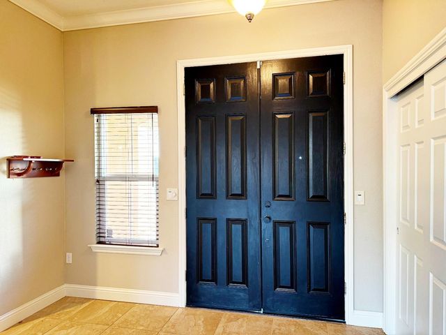 510 Stonehaven Dr, Los Banos, CA 93635