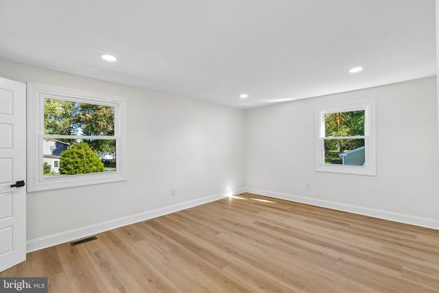 77 LENAPE DR, Doylestown, PA 18901