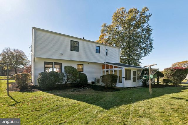 77 LENAPE DR, Doylestown, PA 18901