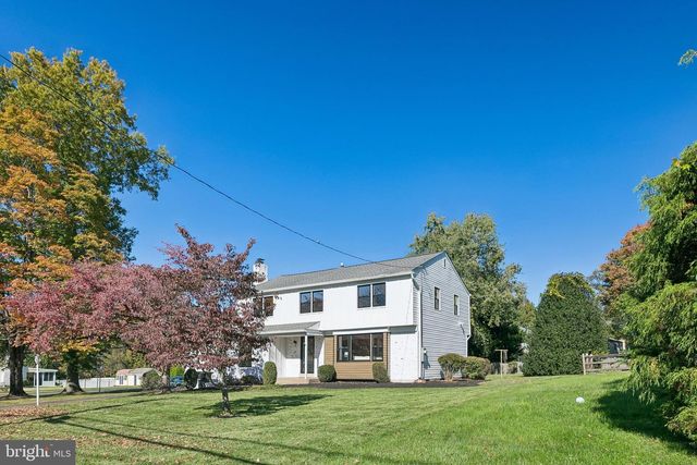 77 LENAPE DR, Doylestown, PA 18901