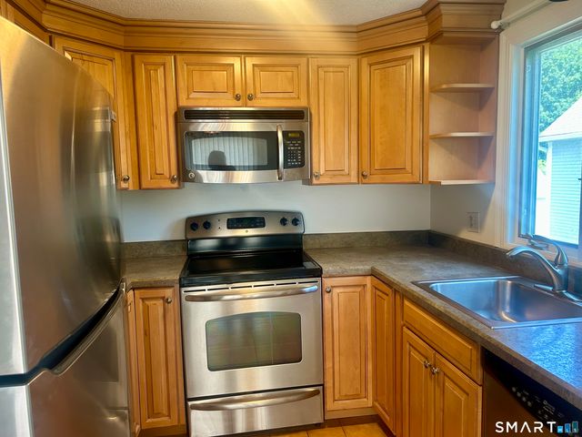 9 River Colony 9, Guilford, CT 06437