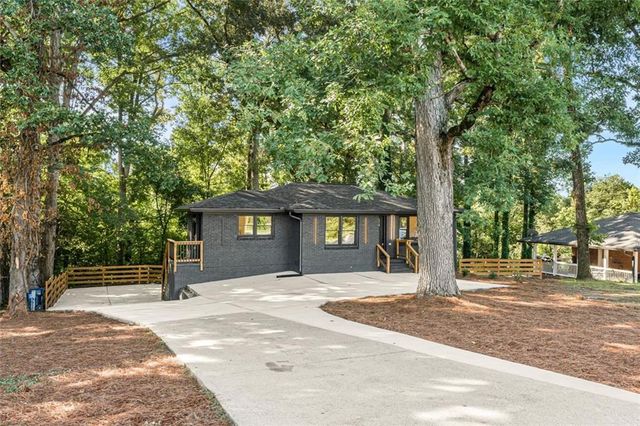 6025 Oakdale Road SE, Mableton, GA 30126
