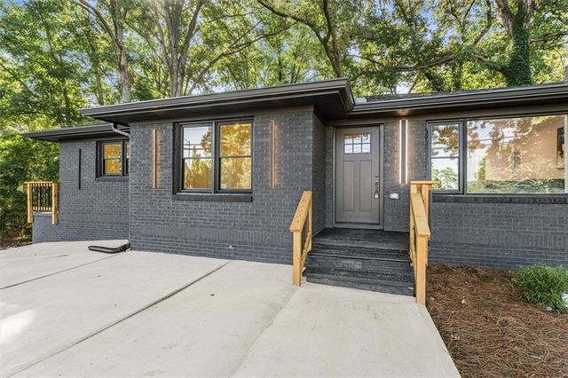 6025 Oakdale Road SE, Mableton, GA 30126